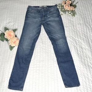 Hollister 1R Skinny Jeans Mid Wash Straight Juniors Women’s Pant 1 Denim